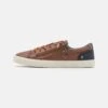 Pier One Unisex - Sneakers Laag - Cognac -Pier One 0345d60114fc49bd8eb2523800c38251