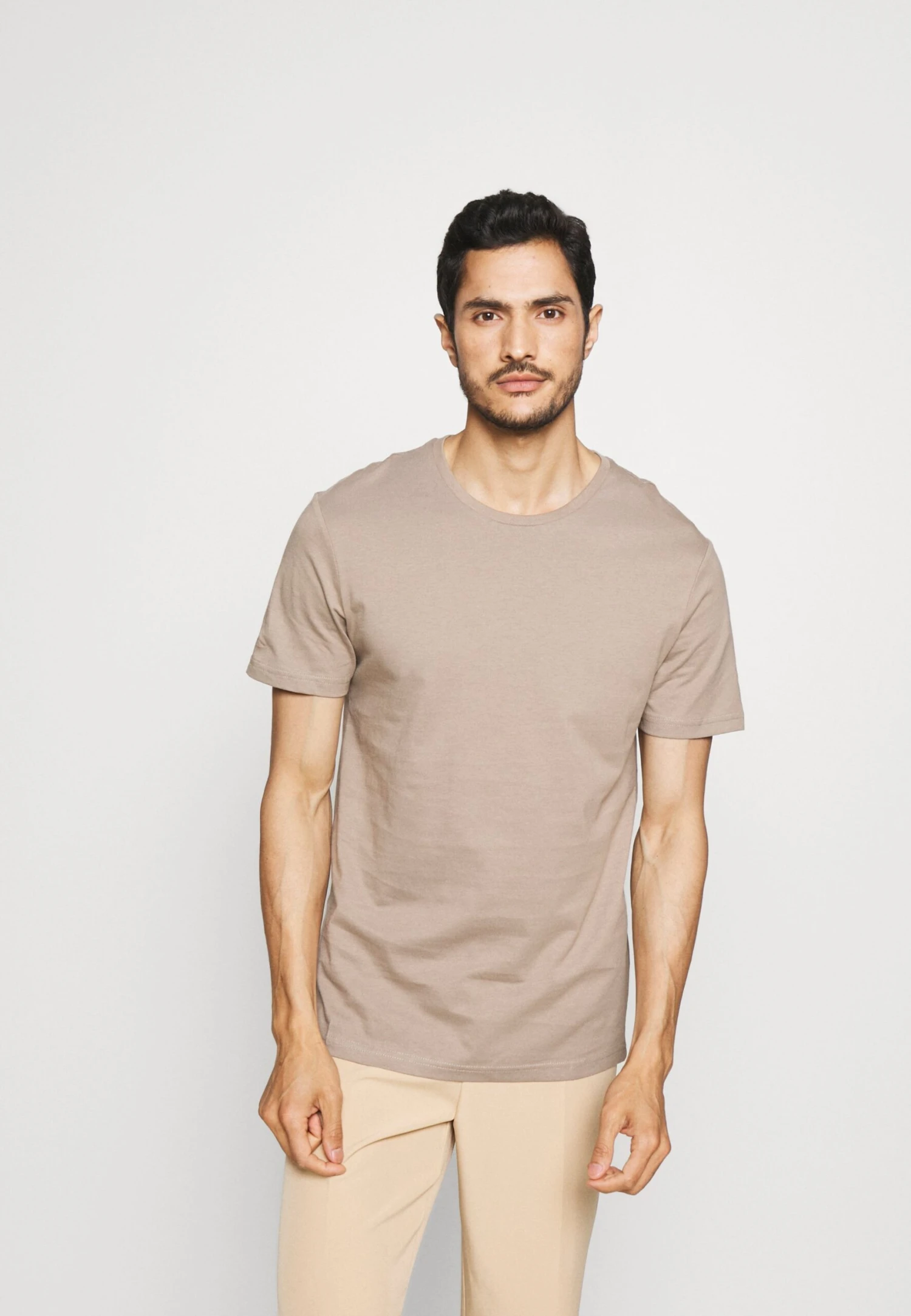 Pier One 5 Pack - T-Shirt Basic - White/Black/Bordeaux 7 Pier One 5 Pack - T-Shirt Basic - White/Black/Bordeaux - Afbeelding 5