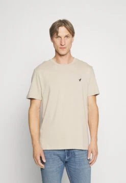 Pier One 3 Pack - T-Shirt Basic - Dark Blue/Beige/Dark Brown 10 Pier One 3 Pack - T-Shirt Basic - Dark Blue/Beige/Dark Brown -Pier One 48e78161d02c435f8c5300cdf641a7ad