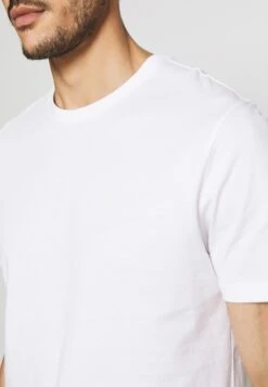 Pier One 5 Pack - T-Shirt Basic - White/Black/Bordeaux 21 Pier One 5 Pack - T-Shirt Basic - White/Black/Bordeaux -Pier One 4a6de0d2b72e4f1290d4d17a26a3cd34