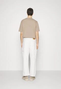 Pier One Carpenter Colored Twill- Straight Leg Jeans - Off-White -Pier One 4fab3a7ad84e43dfa273cbbbc4f63ebc