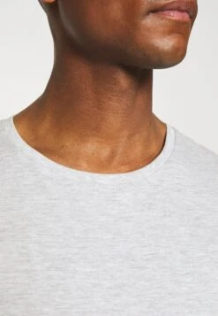 Pier One 5 Pack - T-Shirt Basic - Black/White/Light Grey 18 Pier One 5 Pack - T-Shirt Basic - Black/White/Light Grey -Pier One 781514b98ac940a2934d4a3cf6c9ca05