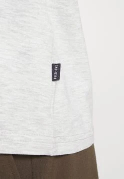 Pier One 5 Pack - T-Shirt Basic - Light Grey - 101_White - 001_Green - 602 17 Pier One 5 Pack - T-Shirt Basic - Light Grey - 101_White - 001_Green - 602 -Pier One 7d13067417124de684e97c638550a94b