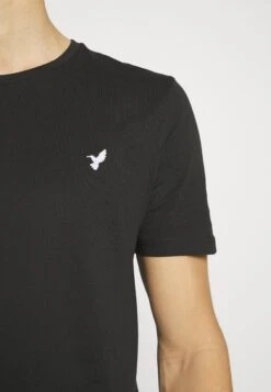 Pier One 5 Pack - T-Shirt Basic - White/Black/Dark Blue 17 Pier One 5 Pack - T-Shirt Basic - White/Black/Dark Blue -Pier One 7ff9eb908aaf4b98b2151695076bad57