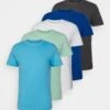 Pier One 5 Pack - T-Shirt Basic - Blue/Dark Blue/Light Green 1 Pier One 5 Pack - T-Shirt Basic - Blue/Dark Blue/Light Green -Pier One 8829d927b1a546d58909a54b59b2fce3