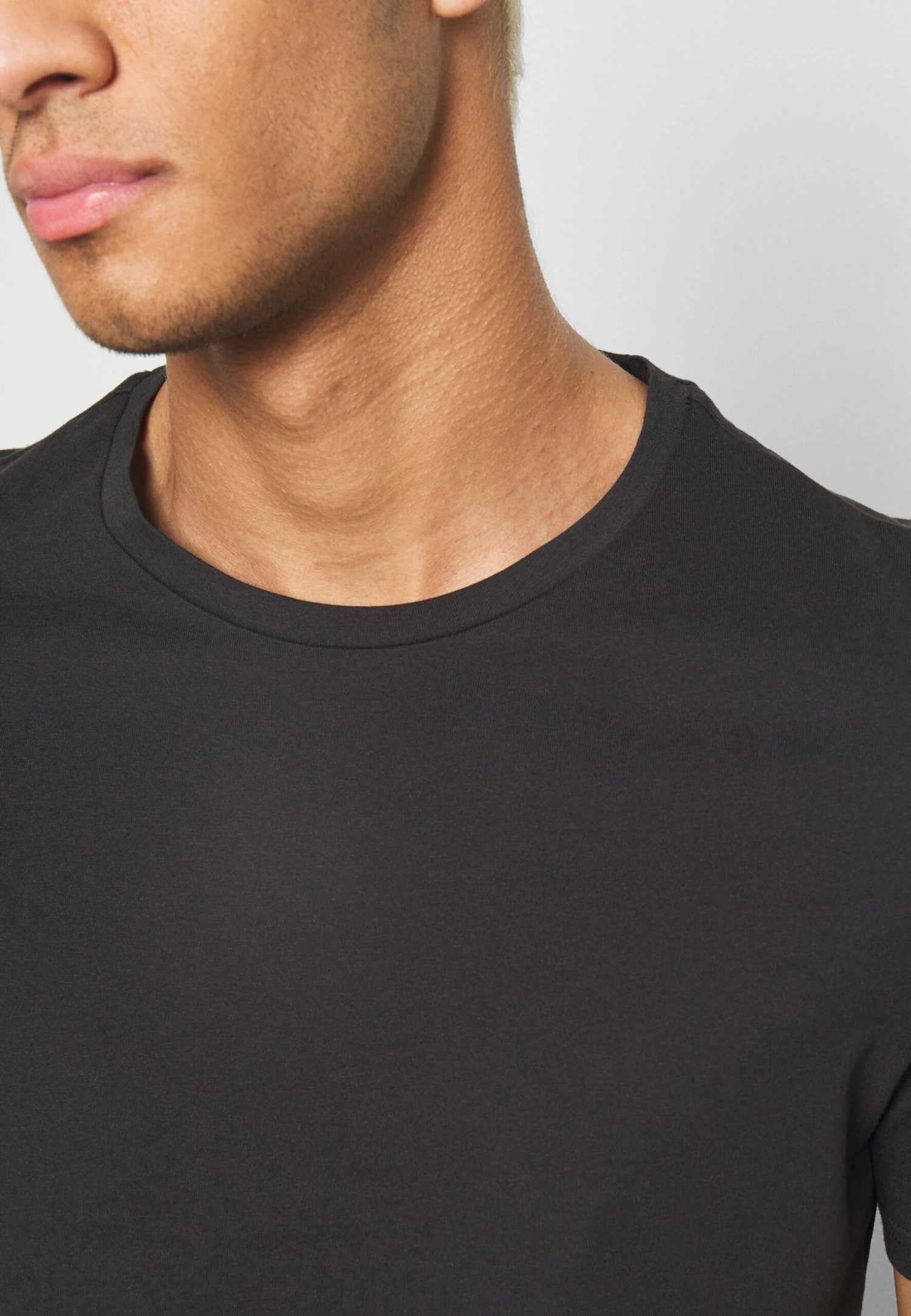 Pier One 7 Pack - T-Shirt Basic - Black 8 Pier One 7 Pack - T-Shirt Basic - Black - Afbeelding 6