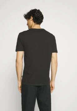 Pier One 5 Pack - T-Shirt Basic - White/Black/Dark Blue 12 Pier One 5 Pack - T-Shirt Basic - White/Black/Dark Blue -Pier One a0c7b6453ce14bcdb30df26ad77873b2