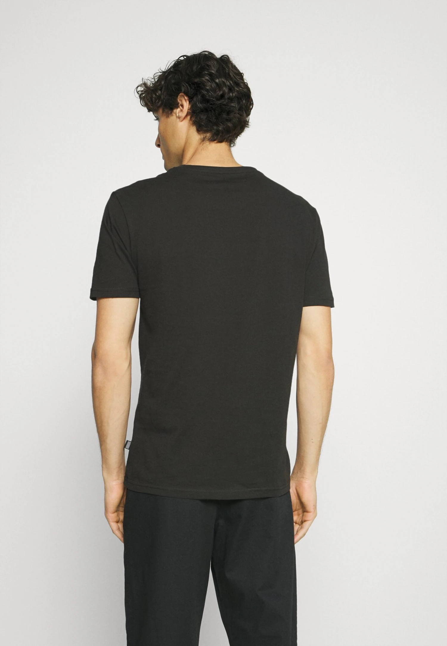 Pier One 5 Pack - T-Shirt Basic - White/Black/Dark Blue 5 Pier One 5 Pack - T-Shirt Basic - White/Black/Dark Blue - Afbeelding 3