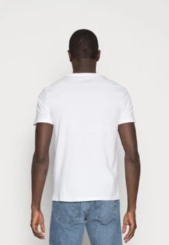 Pier One 5 Pack - T-Shirt Basic - White 9 Pier One 5 Pack - T-Shirt Basic - White -Pier One a8ff4c2b90b746a59e9da10cf149a194