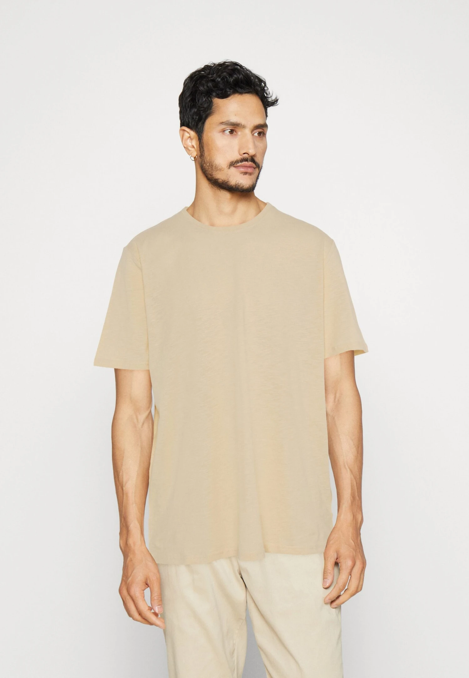 Pier One 5 Pack - T-Shirt Basic - Mint/Off-White/Khaki 9 Pier One 5 Pack - T-Shirt Basic - Mint/Off-White/Khaki - Afbeelding 7