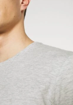 Pier One 3 Pack - T-Shirt Basic - Black/Grey/Bordeaux 17 Pier One 3 Pack - T-Shirt Basic - Black/Grey/Bordeaux -Pier One cf2bf76acaa04ce7a9f485db3954ff6b