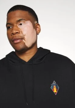 Pier One Hoodie - Black -Pier One dd330c46d5334f3a82e9420353d81ba5