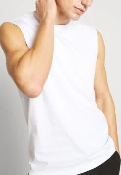 Pier One 3 Pack - T-Shirt Basic - Grey/White/Black 17 Pier One 3 Pack - T-Shirt Basic - Grey/White/Black -Pier One ddc181212b114a928b8f59830838a329