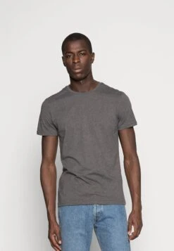 Pier One 3 Pack - T-Shirt Basic - Black/Grey/Green 13 Pier One 3 Pack - T-Shirt Basic - Black/Grey/Green -Pier One ee89d58fc61140e19ce307b0b3b5e4cf