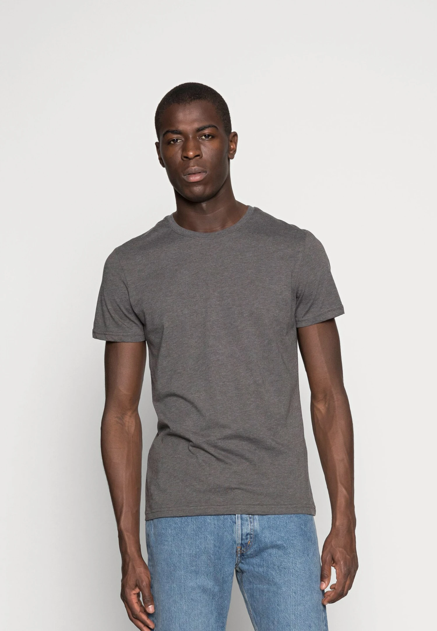 Pier One 3 Pack - T-Shirt Basic - Black/Grey/Green 7 Pier One 3 Pack - T-Shirt Basic - Black/Grey/Green - Afbeelding 5