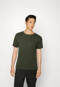 Pier One 7 Pack - T-Shirt Basic - Black/Dark Blue/Dark Green 17 Pier One 7 Pack - T-Shirt Basic - Black/Dark Blue/Dark Green -Pier One f813e743b35a434896682ecea426a1cd