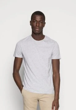 Pier One 5 Pack - T-Shirt Basic - Dark Blue/Grey/Khaki 13 Pier One 5 Pack - T-Shirt Basic - Dark Blue/Grey/Khaki -Pier One fb97d3a70f594235aa02f60b48ba6fae